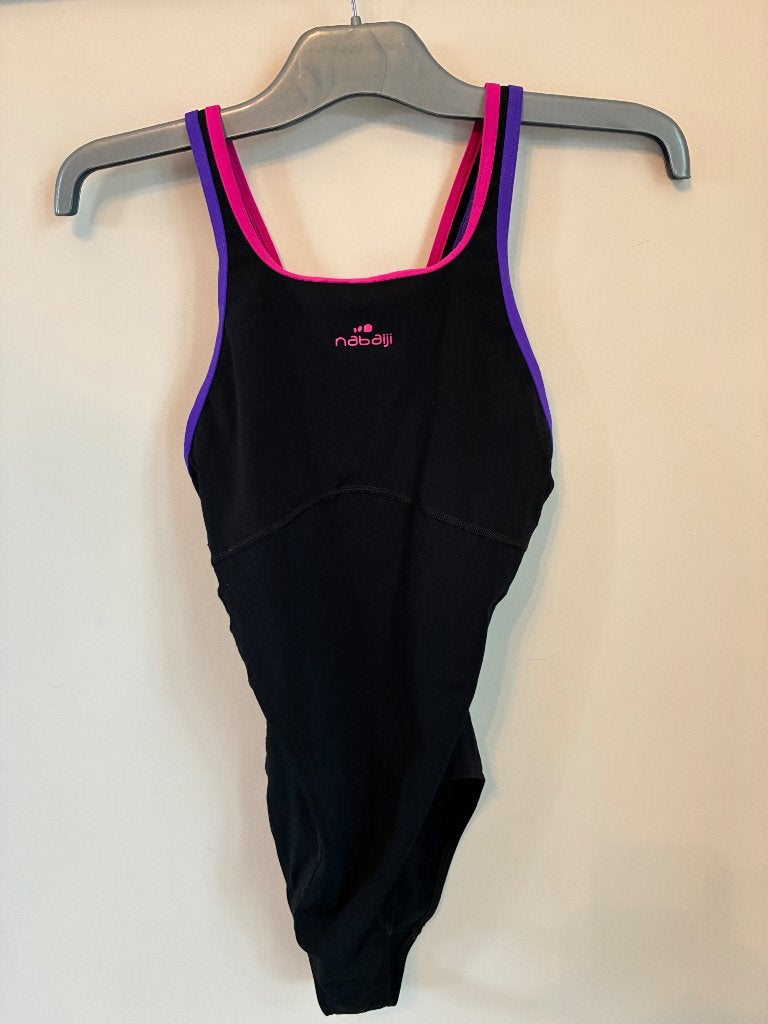 Décathlon Nabaiji maillot de bain fille, Vêtements | Femmes, Decathlon, Enlèvement, Comme neuf, Maillot de bain