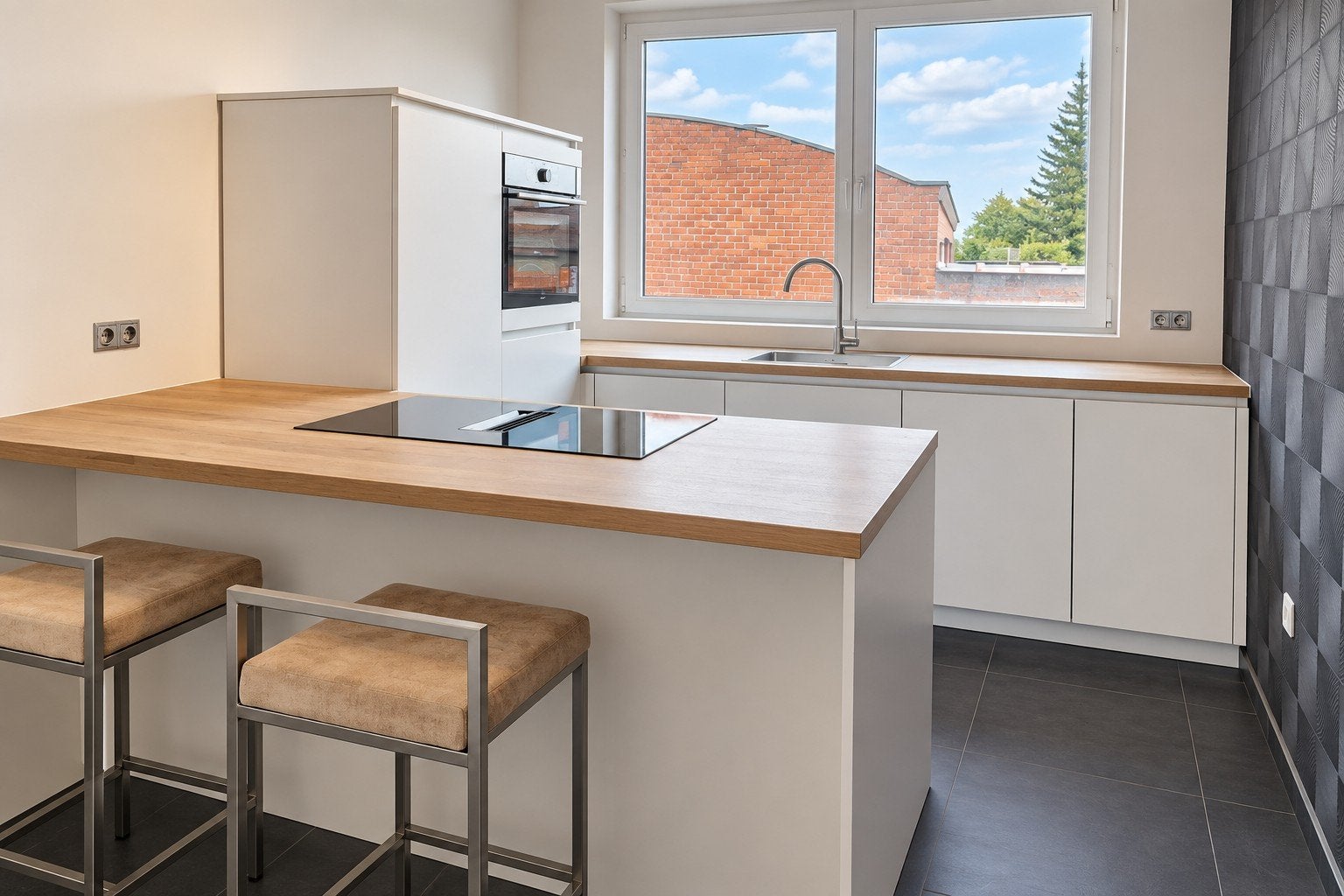 Ruim vernieuwd appartement 116 m² – 2 slpk – centr Oostkamp, 50 m² of meer, Brugge