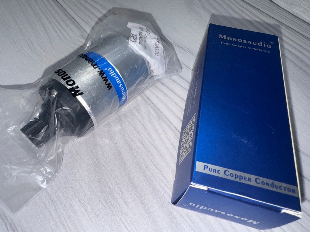 Monosaudio F186 Pure Copper Audiophile Connector Plug, TV, Hi-fi & Vidéo, Enlèvement, Neuf, Moins de 2 mètres, Autres câbles
