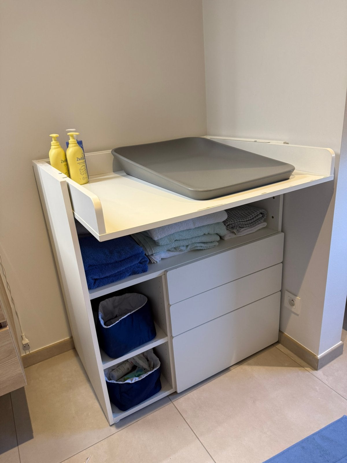 Ikea Smasstad - Commode blanche à 3 tiroirs, 90 à 105 cm, Espace pour les pieds, Comme neuf, Enlèvement