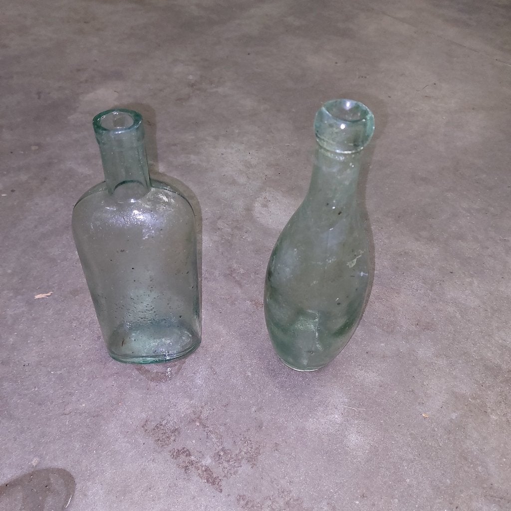 2 vieilles bouteilles, Enlèvement