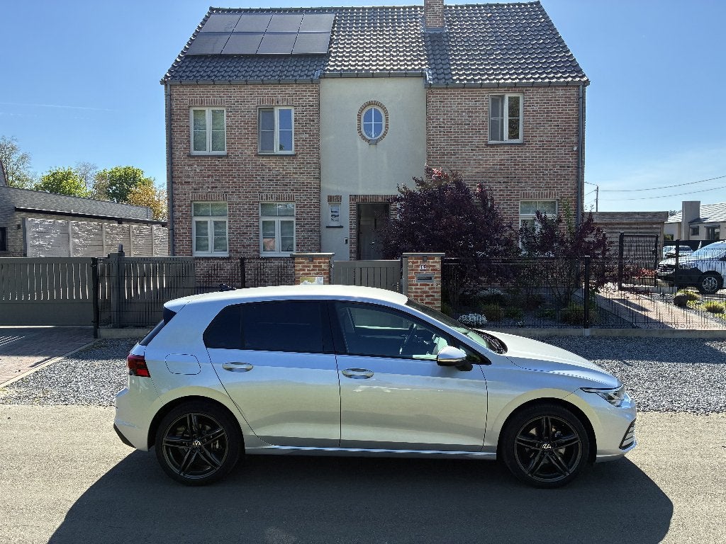 VW GOLF 8 / 1.5 e-TFSE / AUTOMAAT /, Automaat, Dealer onderhouden, Euro 6, 4 cilinders