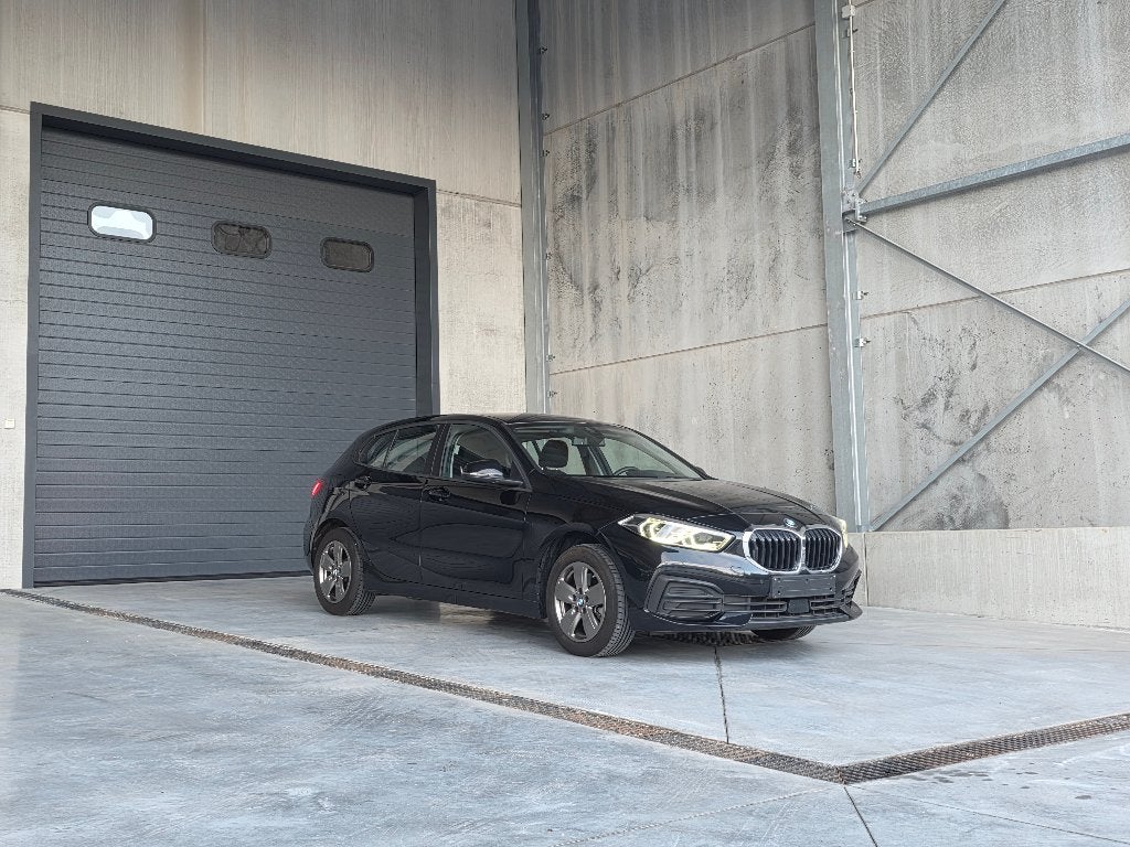BMW 116D Automaat - Full LED - 08/2023 - 33.000 KM, Ordinateur de bord, Achat, Euro 6, Entreprise