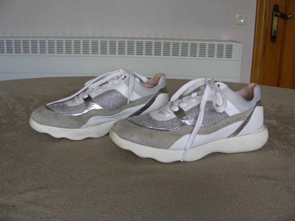 Witte met zilver sneakers met veters, Uniso, maat 39, Uniso, Wit, Ophalen of Verzenden, Zo goed als nieuw