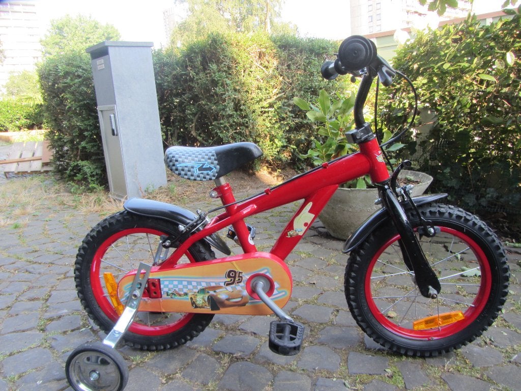 Superbe Disney Cars 14 pouces + nouvelles roues d'entr, Vélos & Vélomoteurs, Enlèvement, Stabilisateurs