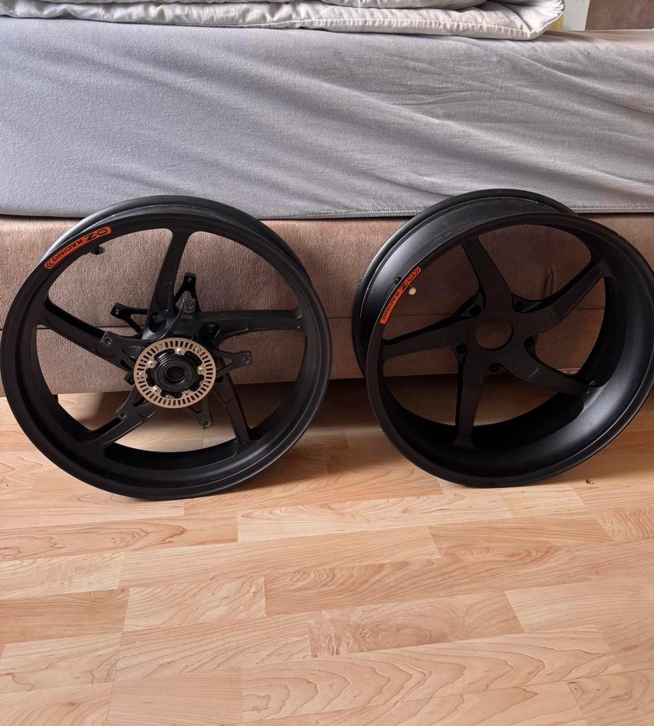 Jantes Piega 17 pouces pour BMW R 1300 GS Oz, Motos, Pièces | BMW, Enlèvement
