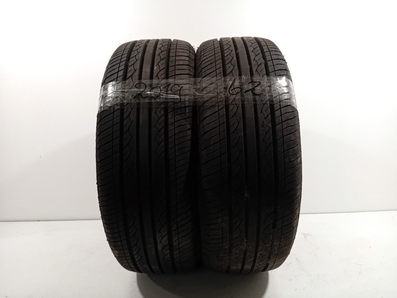 Bandenset 2 stuks Zomer 195 60 R15, Auto-onderdelen, Banden en Velgen, Onderdelen@venauto.nl, Van der Ven Autorecycling B.V., Gebruikt