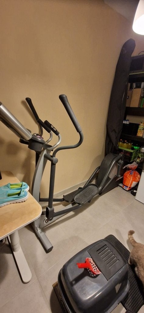 Crosstrainer, Sport en Fitness, Fitnessapparatuur, Ophalen, Overige materialen, Benen, Gebruikt