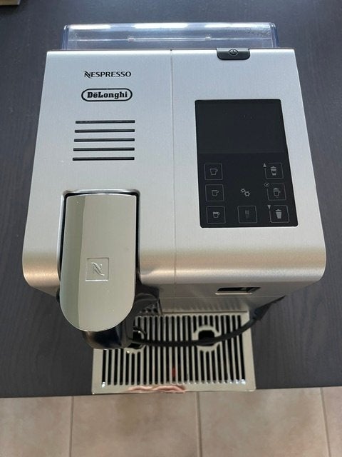 Perfecte koffiemachine, Ophalen, Zo goed als nieuw, De'Longhi, Nespresso