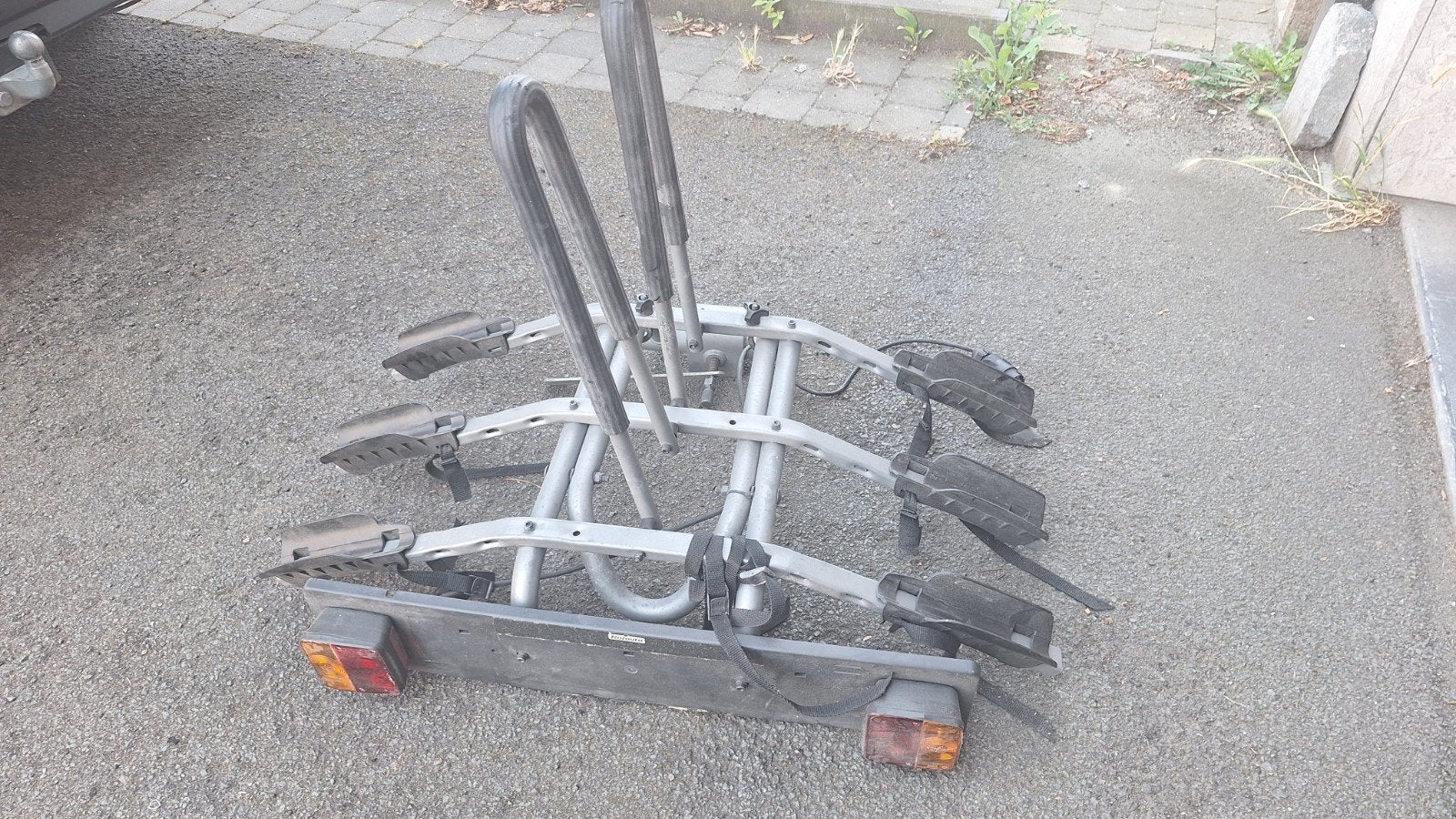 Porte vélos pour 3 velos. Sur attelage, Enlèvement