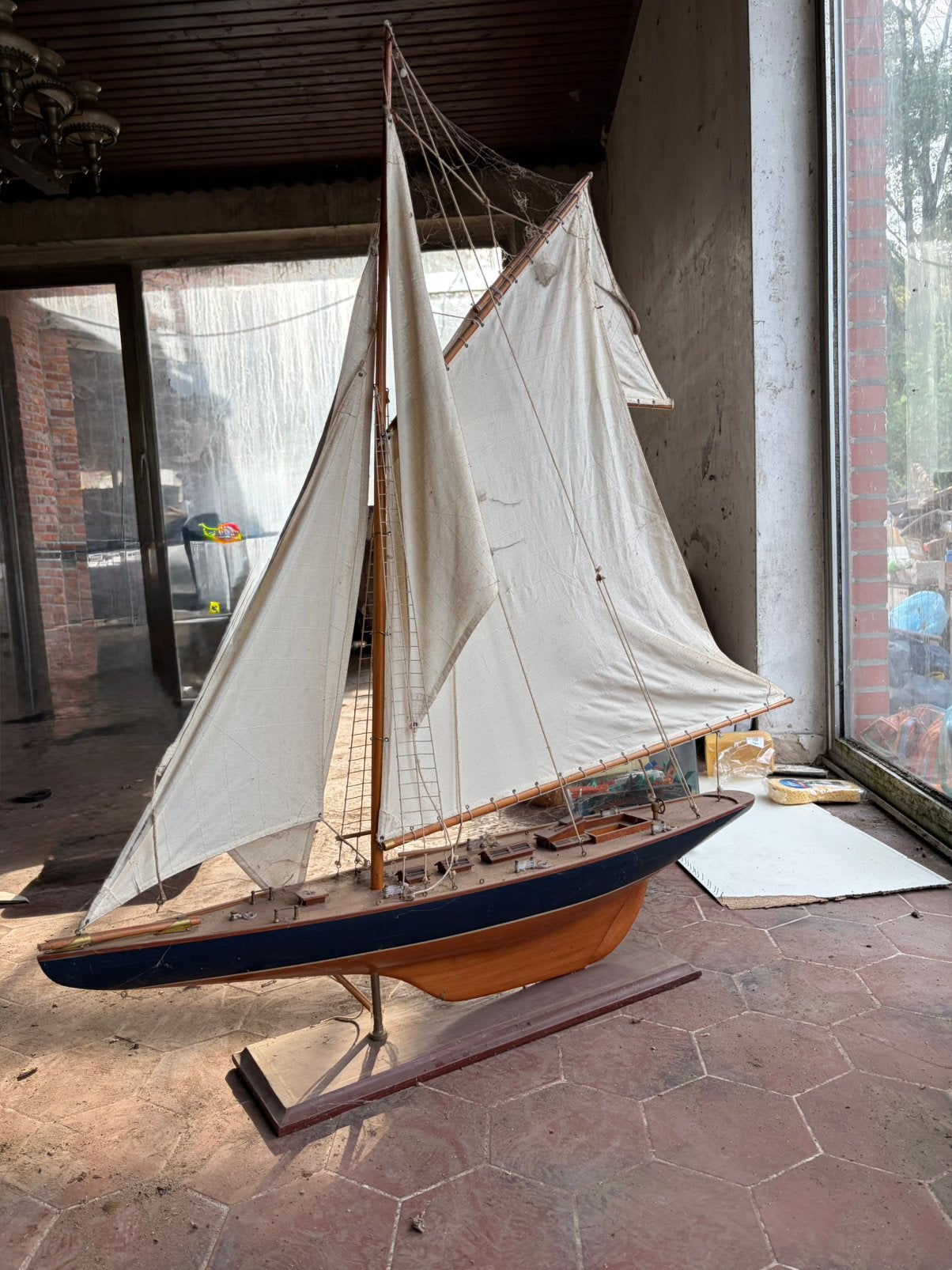 groot houten zeilbootmodel van het jaar 1930 vintage antiek, Ophalen of Verzenden