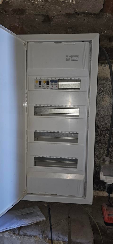 Coffret electrique encastrable neuf 48 modules, Electroménager