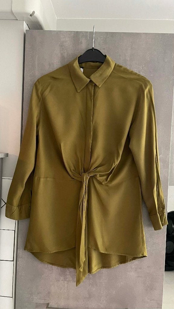 BLOUSE CHEMISE neuve ZARA kaki moutarde longue XS, Vêtements | Femmes, Neuf, Enlèvement ou Envoi, Autres couleurs, Zara