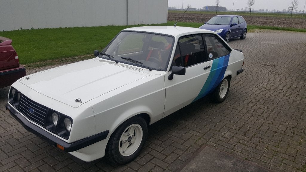 Te koop Escort MK 2 RS2000, Zwart, 4 cilinders, Wit, Handgeschakeld
