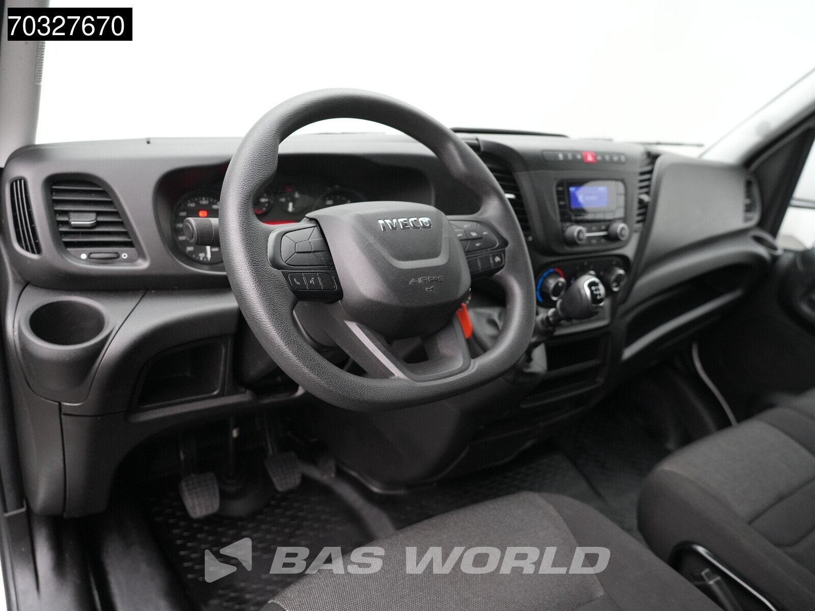 Iveco Daily 35C16 3.0L Laadklep Dubbellucht Bakwagen Airco C, Auto's, Bestelwagens en Lichte vracht, Stof, Gebruikt, Euro 6, 4 cilinders