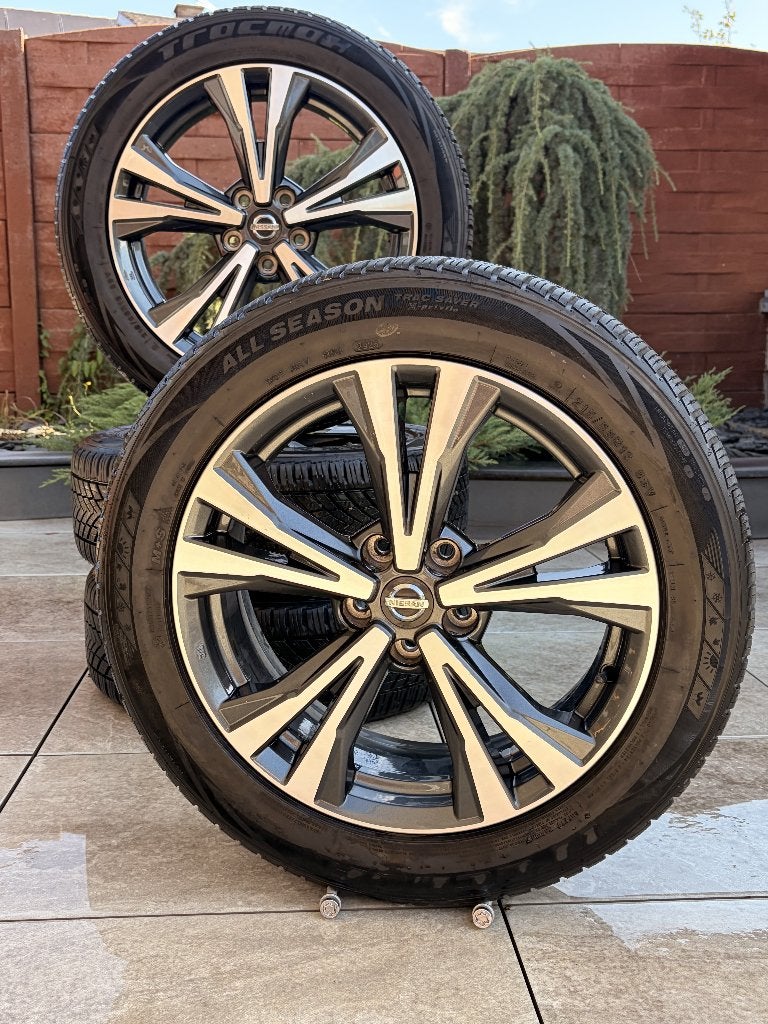 Original 18" Nissan Qashqai J11 4 saisons Jantes et pneus, Pneus et Jantes, 215 mm, 4 Saisons, Véhicule de tourisme