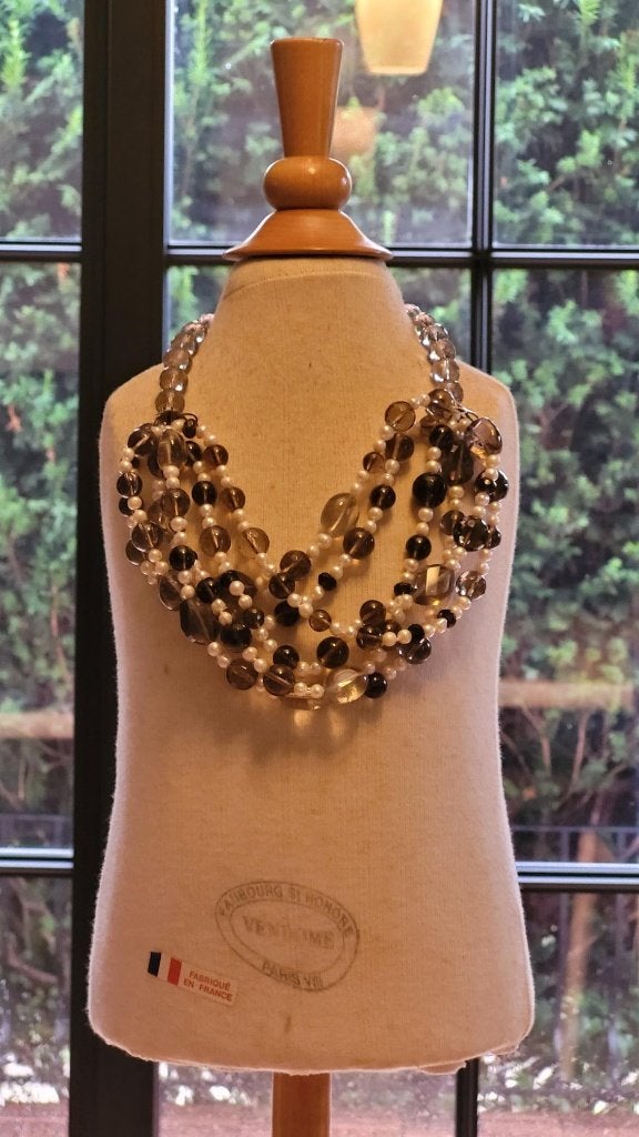 collier fantaisie courts gris, Bijoux, Sacs & Beauté, Colliers, Pierre ou Minéral, Gris, Enlèvement ou Envoi, Comme neuf