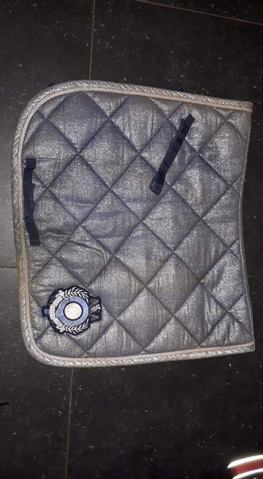 zadeldek dressuur, Ophalen