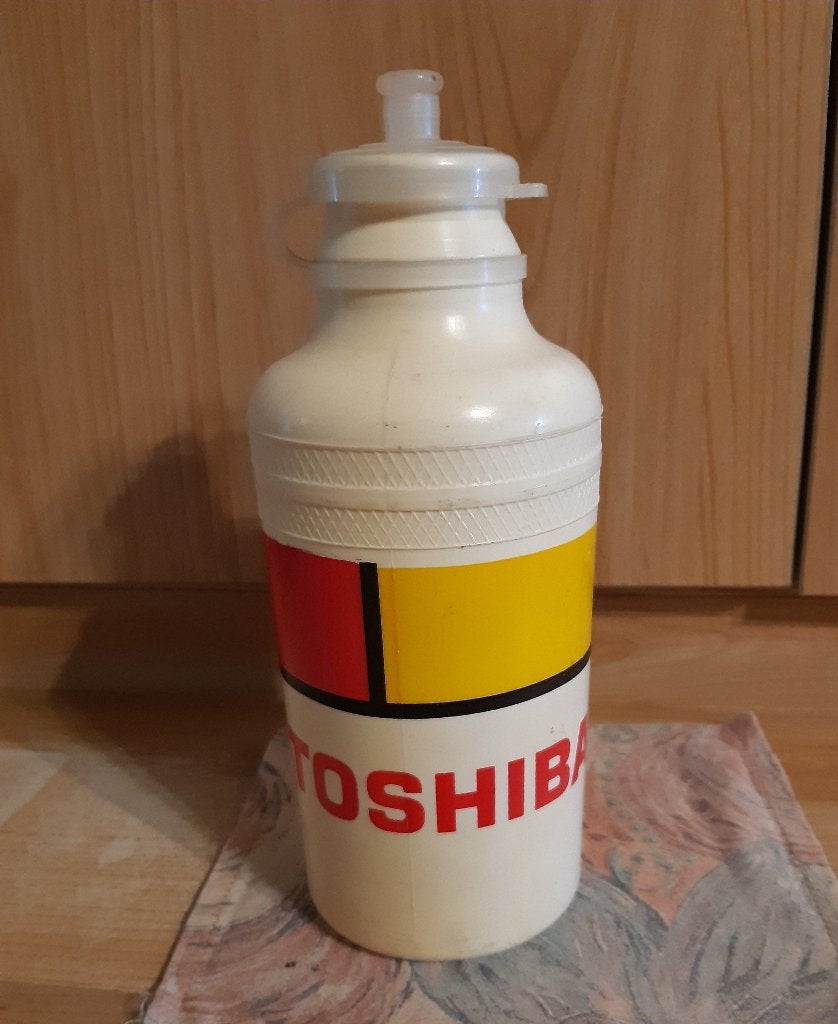 WIELRENNEN CYCLISME DRINKBUS BIDON TEAM TOSHIBA, Ophalen of Verzenden