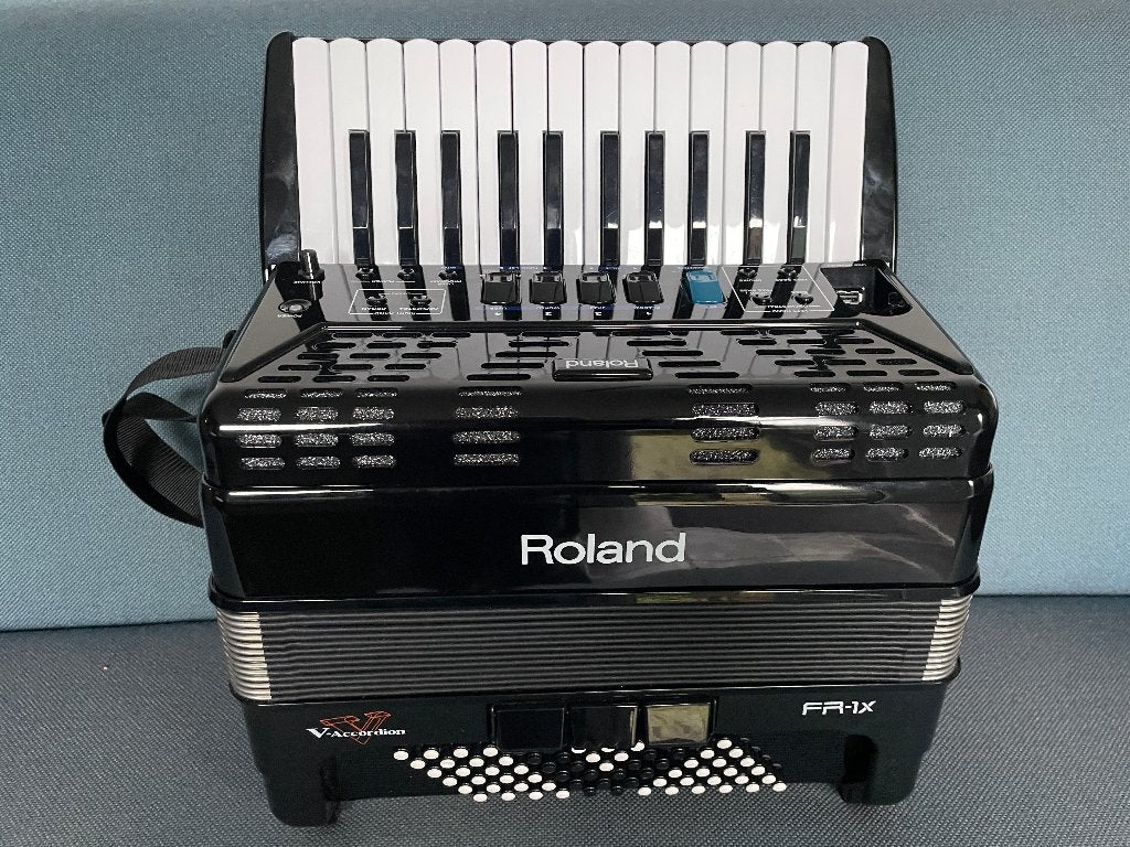 Z.g.a.n. digitale Roland FR-1X accordeon . 72 bas ., 72-bas, Met koffer, Zo goed als nieuw, Toetsaccordeon