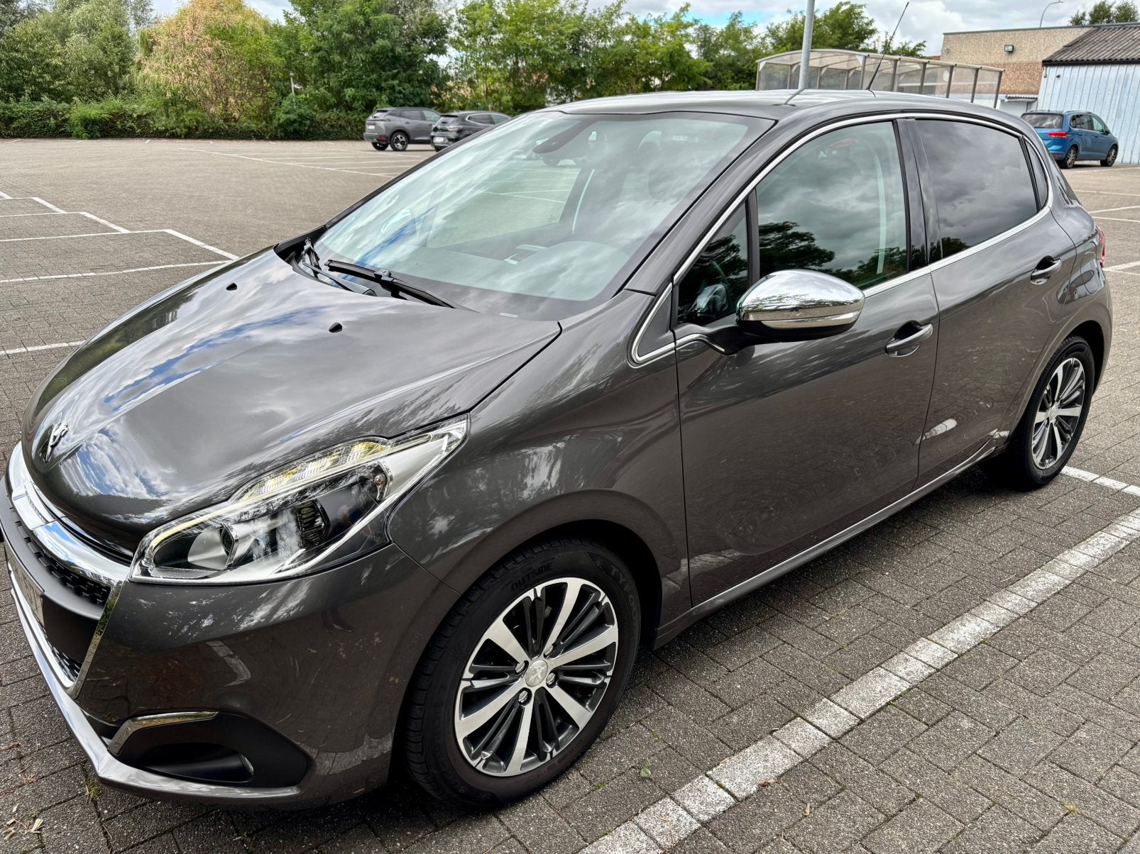 Peugeot 208 Allure 110 Pk Aut NIEUWE MOTOR, Argent ou Gris, Achat, Entretenue par le concessionnaire, 5 portes