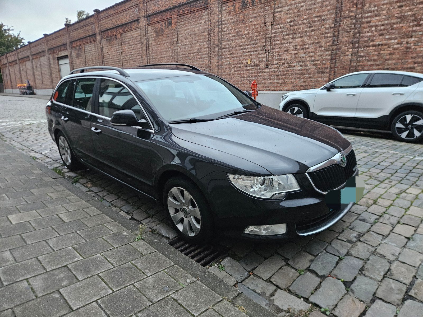 skoda superb 1.6 tdi jaar 2013 break met trekhaak, Autos, Euro 5, Attache-remorque, Boîte manuelle, Noir