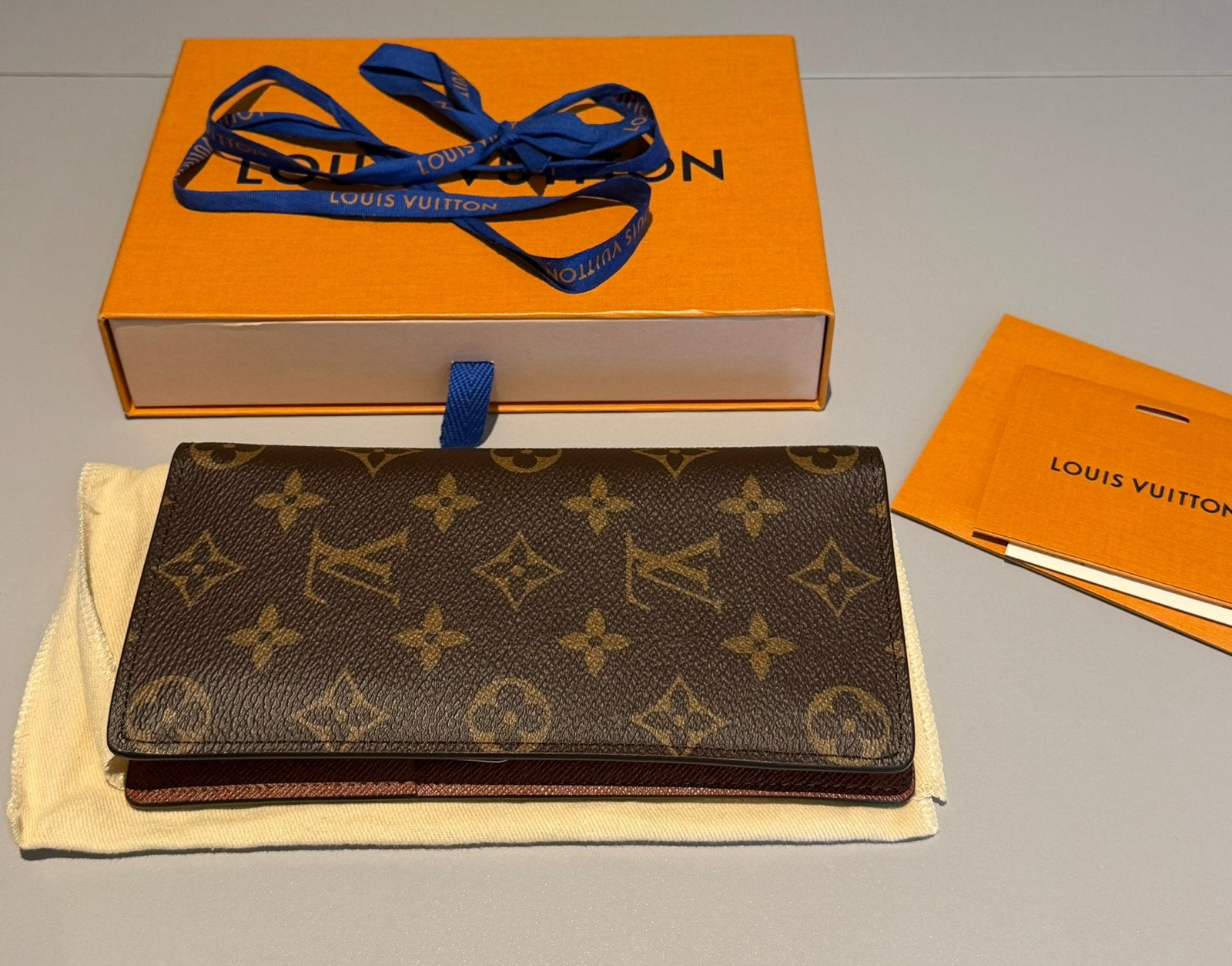 Portefeuille Louis Vuitton Brazza, Bijoux, Sacs & Beauté, Porte-monnaie & Portefeuilles, Neuf, Autres marques, Cuir, Brun
