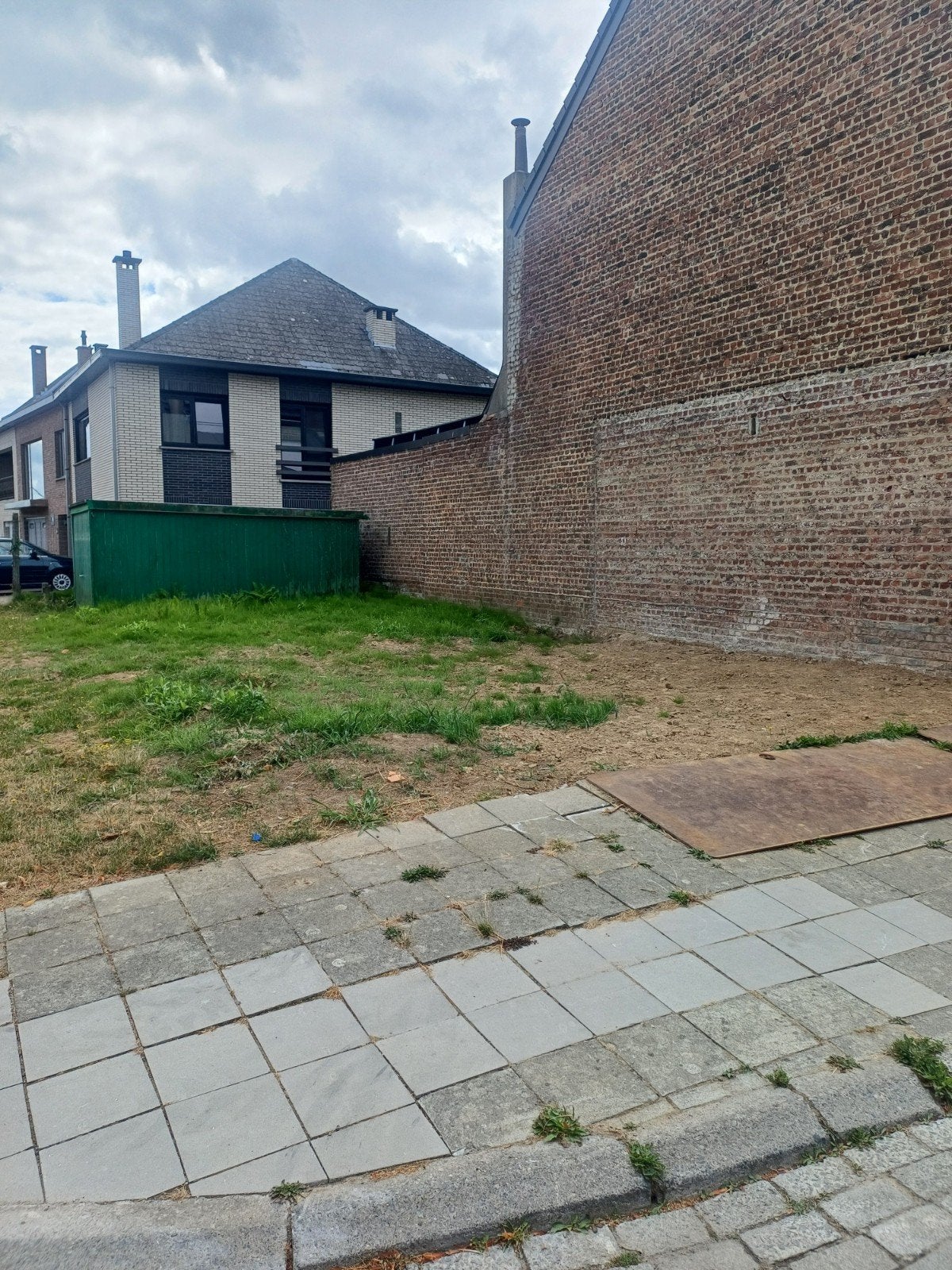 Terrain mitoyen avec plan et permis, Jusqu'à 200 m²