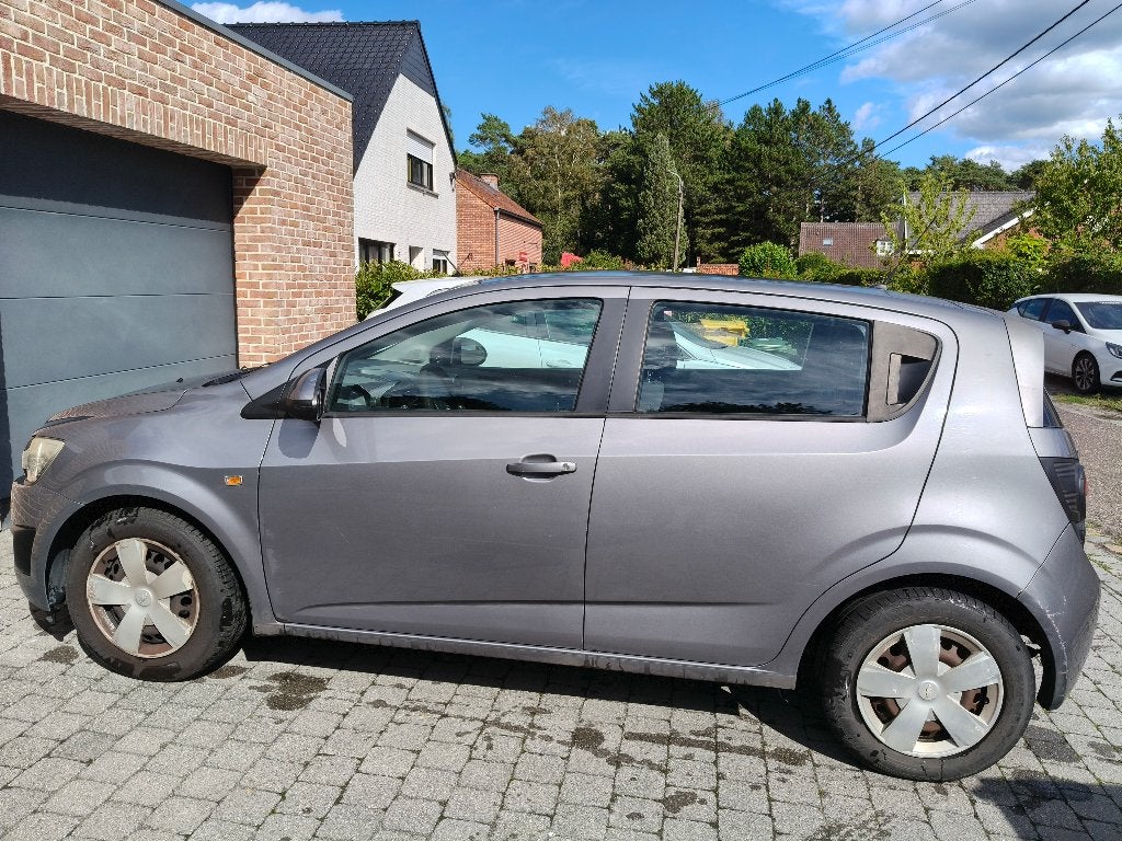 Chevrolet Aveo 2011 160.000 km, Autos, Chevrolet, Argent ou Gris, Achat, Phares antibrouillard, Aveo