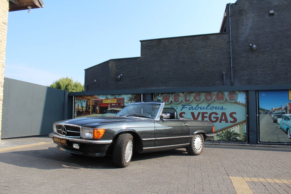 Mercedes 560 SL, Auto's, Oldtimers, Automaat, Lederen bekleding, Bedrijf, 2 zetels