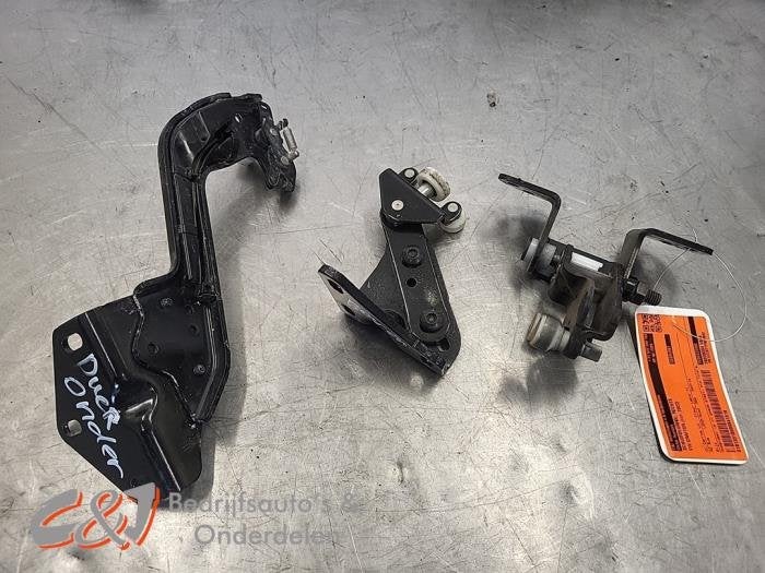 Roulette porte coulissante droite d'un Volkswagen Crafter (3, Autos : Pièces & Accessoires, Carrosserie & Tôlerie, Volkswagen