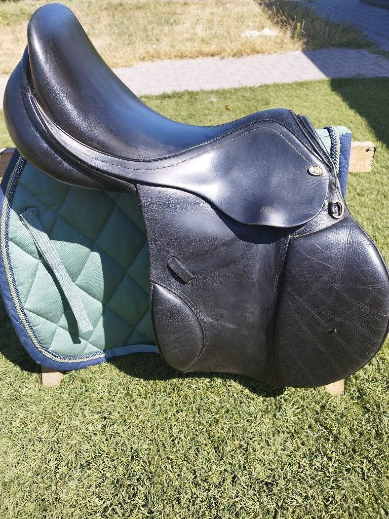 Spring zadel JC leder zwart, Dieren en Toebehoren, Ophalen, L (17.5 inch), Gebruikt, Springen