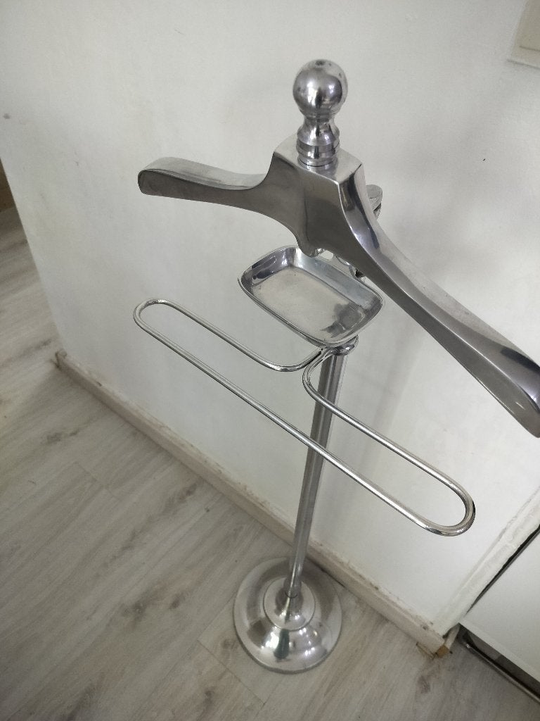 Valet de chambre, Enlèvement, Comme neuf