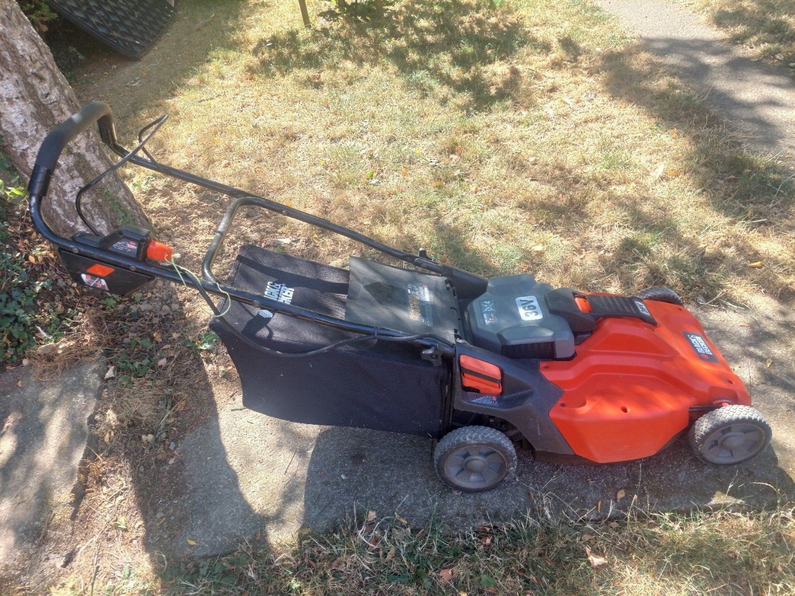 Grasmaaier B&D 36V, Ophalen