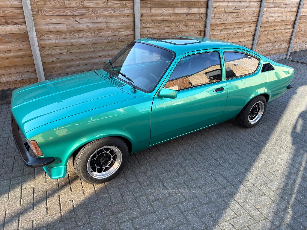 Mooie Opel Kadett 2.0ERALLYE rijdende, Auto's, Opel, Bedrijf, Kadett, Benzine, Euro 5, Coupé, 2 deurs, Handgeschakeld, Geel, Zwart