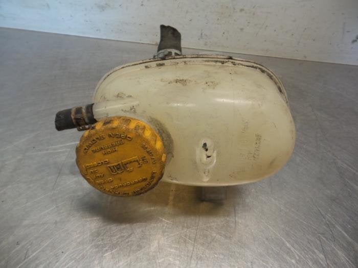 Réservoir d'expansion d'un Opel Corsa (Corsa C 00-), -, Opel, 3 mois de garantie, Utilisé