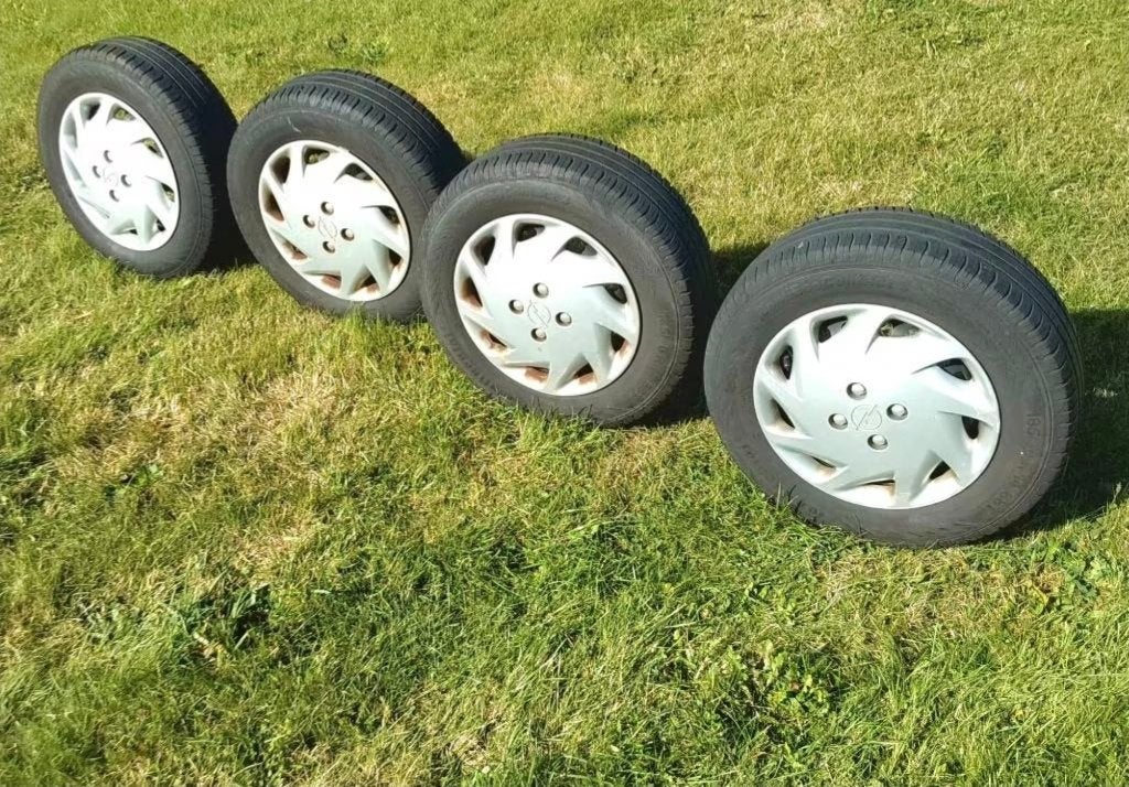 Jantes Opel avec des pneus été 185/70-14, Auto-onderdelen, Banden en Velgen, Banden en Velgen, Zomerbanden, 14 inch, 185 mm, Gebruikt