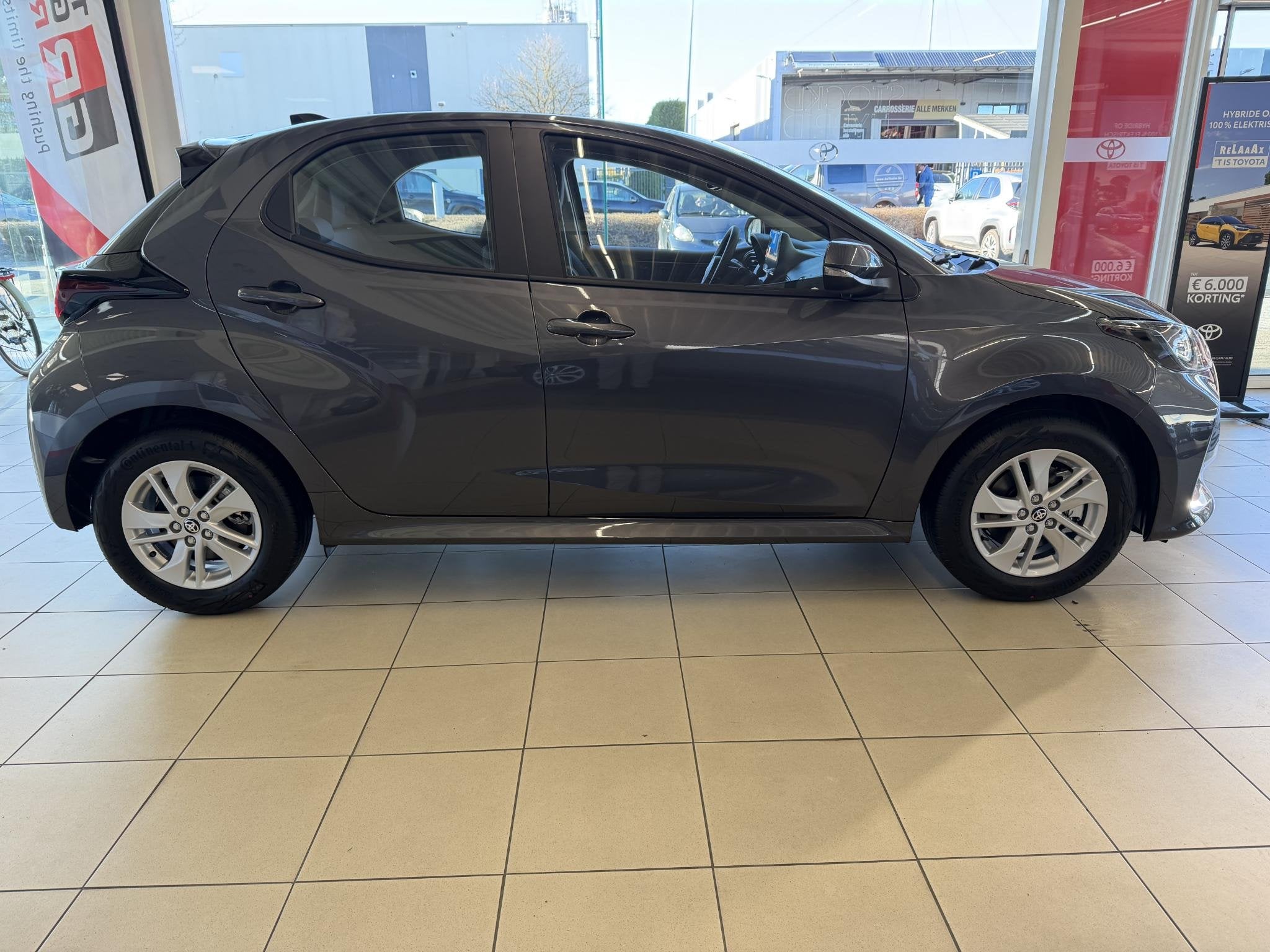 Toyota Yaris Dynamic (automatique), Autos, Toyota, Neuf, Argent ou Gris, Achat, Entreprise