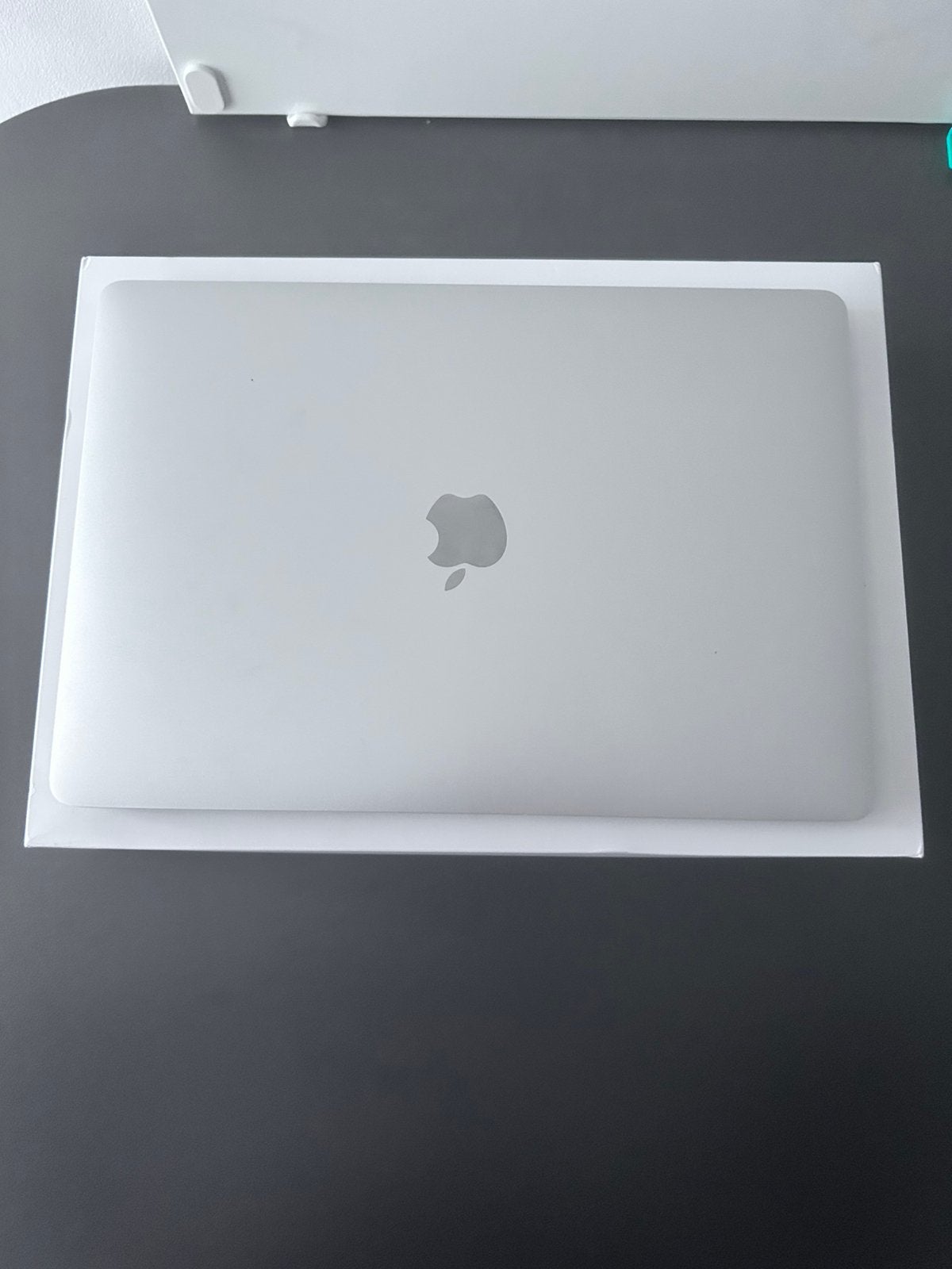 Macbook pro 13 inch 2020, Qwerty, 13 pouces, 512 GB, Moins de 2 Ghz
