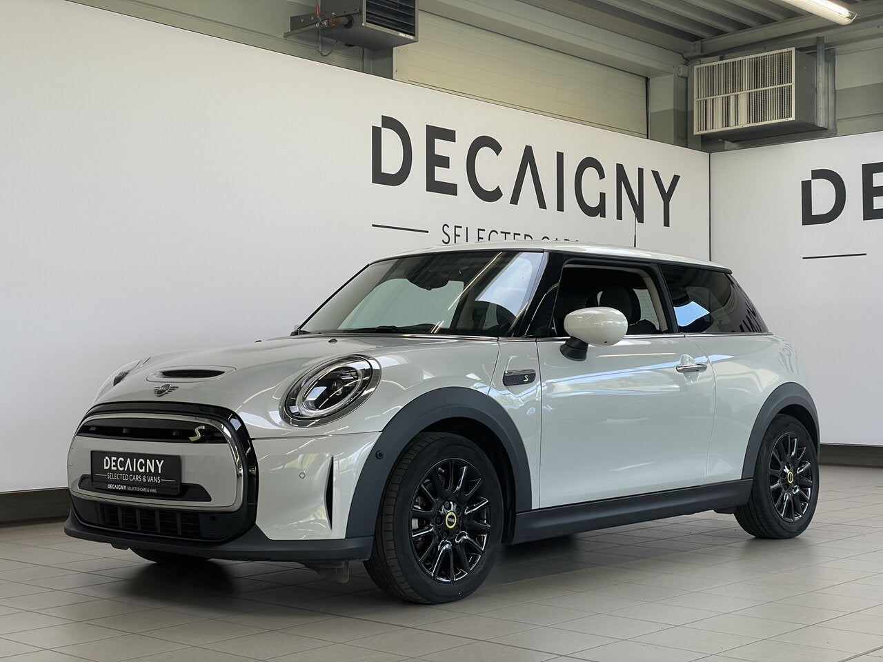 MINI Cooper SE F56 BEV LCI *Camera*Carplay, Auto's, 4 zetels, https://public.car-pass.be/vhr/0bebbfcc-ad40-4c2f-8c52-4e17df97b81b