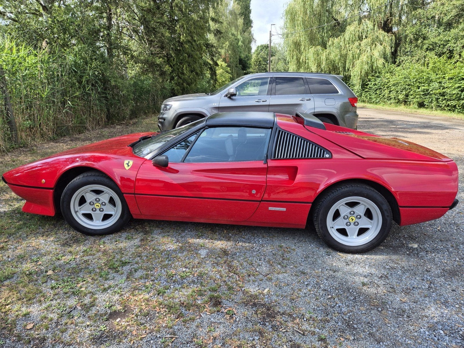 ferrari 208 gts 1982, 114 kW, Cabriolet, Leder, Handgeschakeld