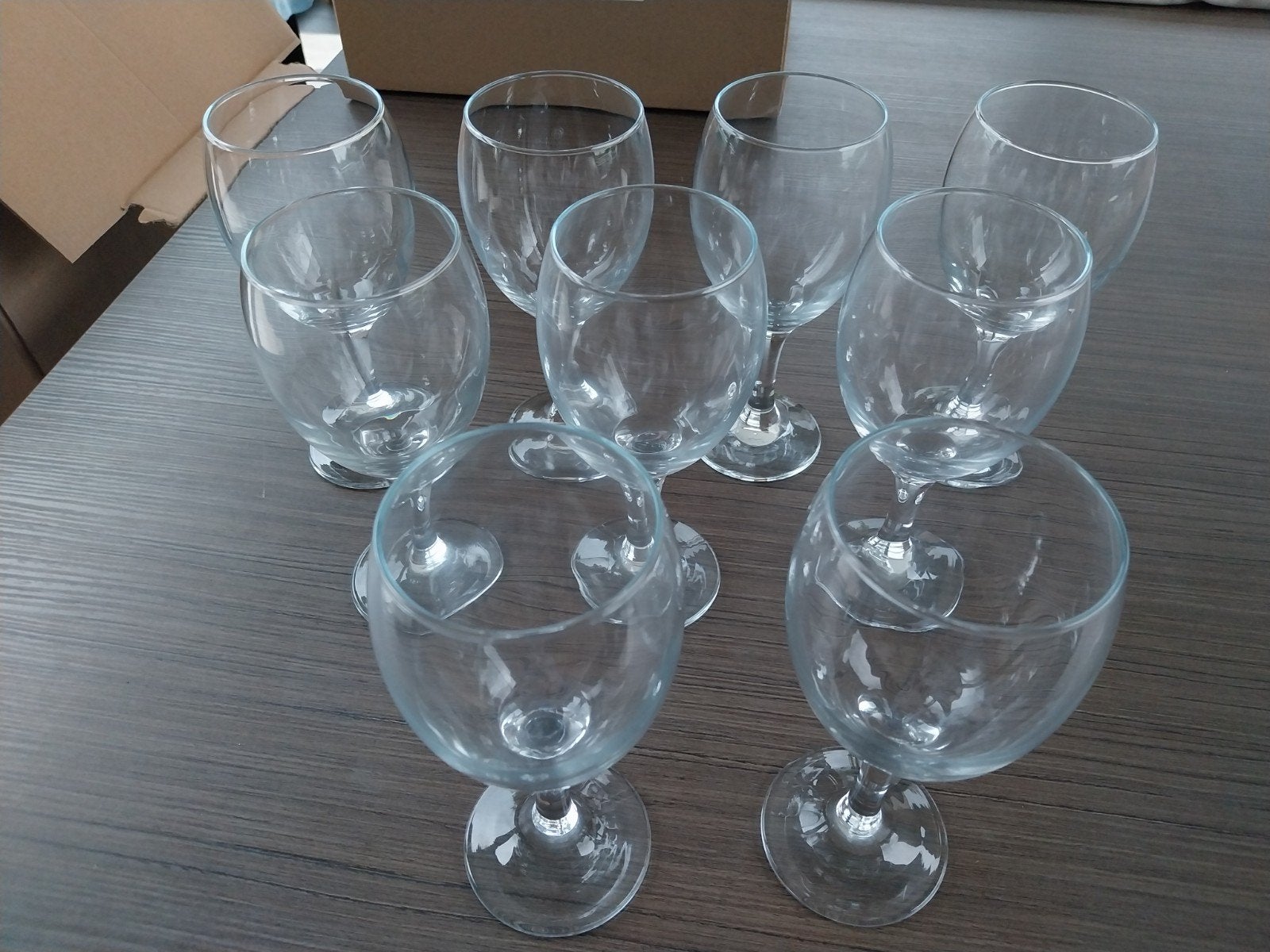 9 verres à vin/eau sur un pied de 25 cl, Collections, Enlèvement, Comme neuf, Autres types