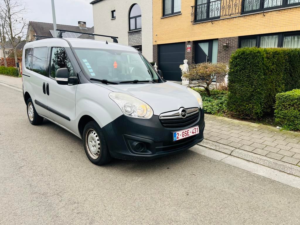Opel combo, Argent ou Gris, Achat, Euro 6, Boîte manuelle