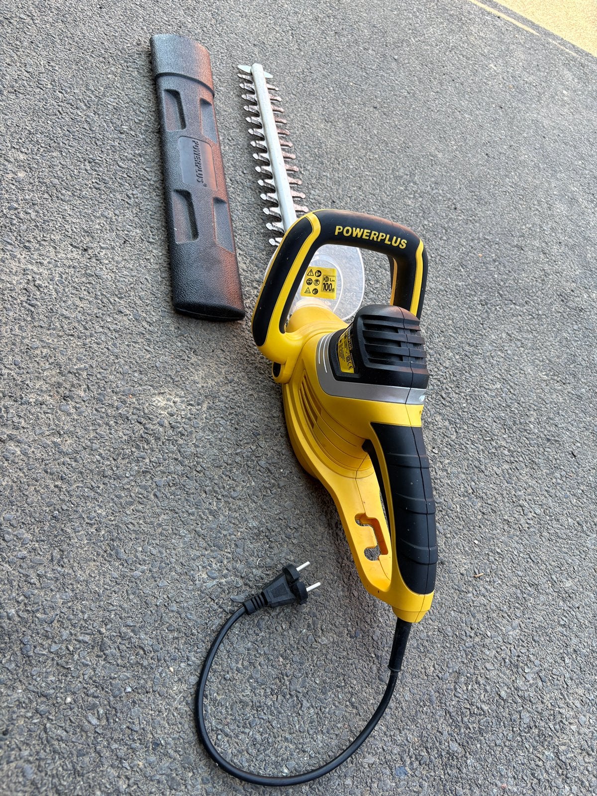 Powerplus elektrische heggenschaar, Tuin en Terras, Heggenscharen, Ophalen, Zo goed als nieuw, Elektrisch
