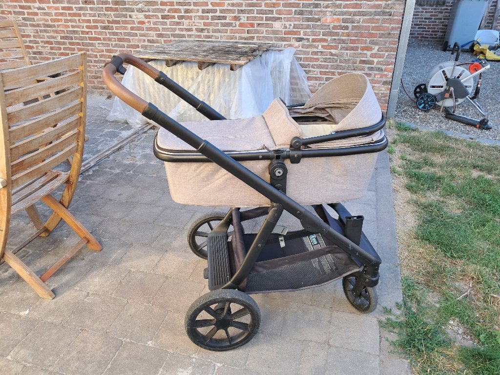 Kinderwagen Qute, Kinderen en Baby's, Verstelbare duwstang, Zo goed als nieuw, Ophalen, Kinderwagen