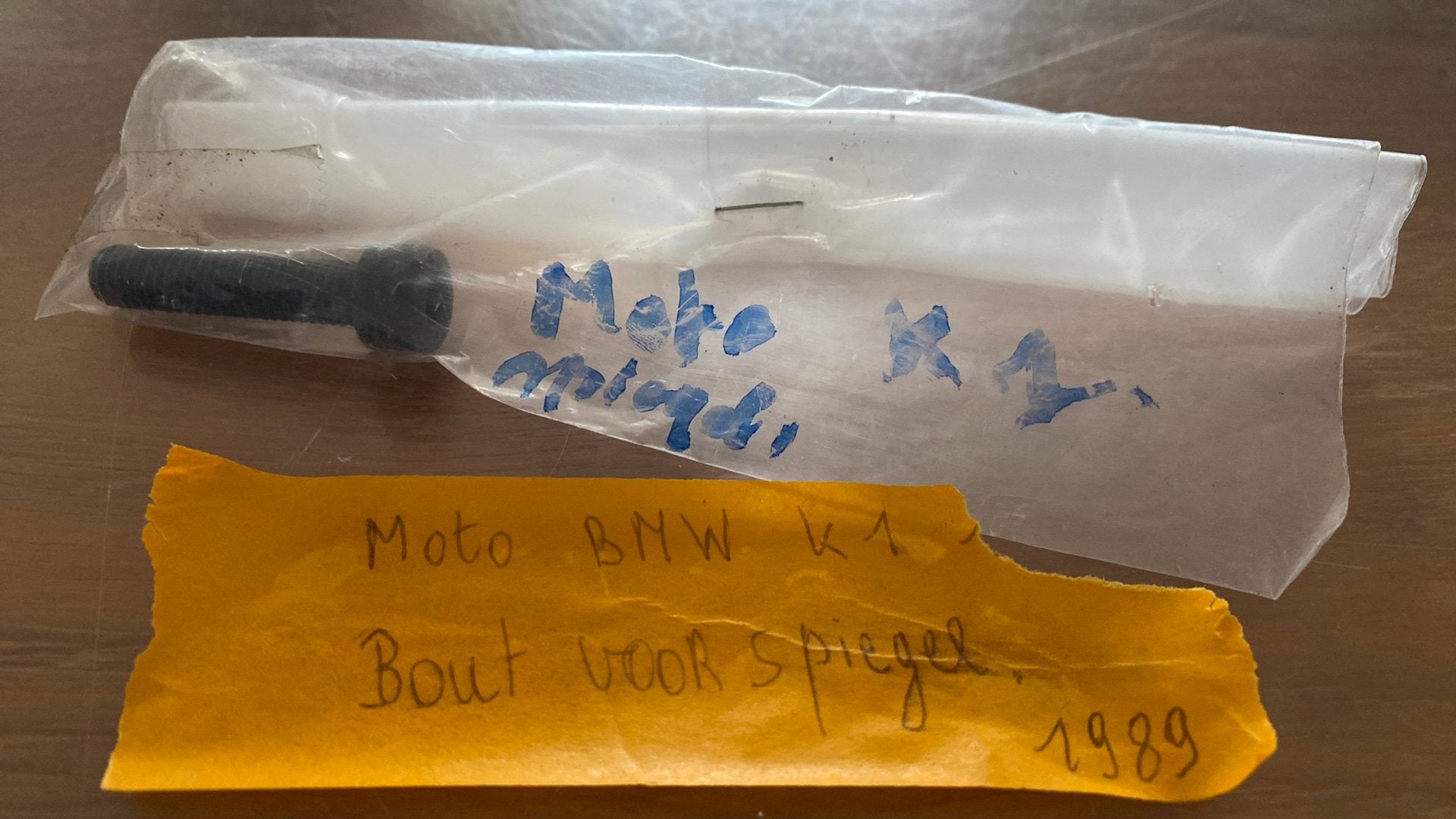 Bmw k1 1989 vijs en topje zwart voor spiegel., Motoren, Ophalen, Nieuw