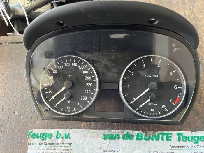 Compteur kilométrique KM d'un BMW 3-Serie, -, 3 mois de garantie, Utilisé, -