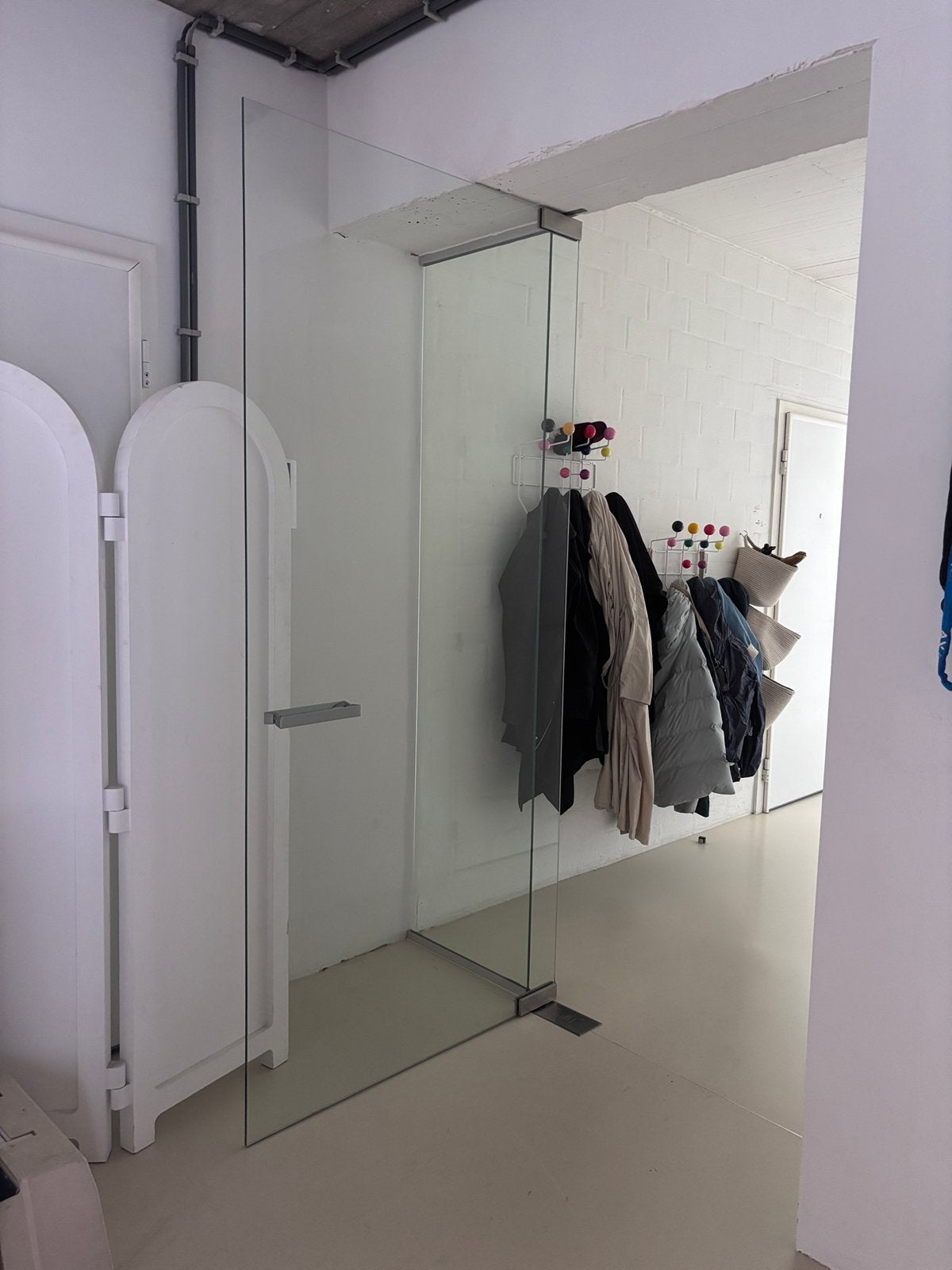 Glazen pivoterende deur 110x237 (+57x237), Ophalen, Zo goed als nieuw