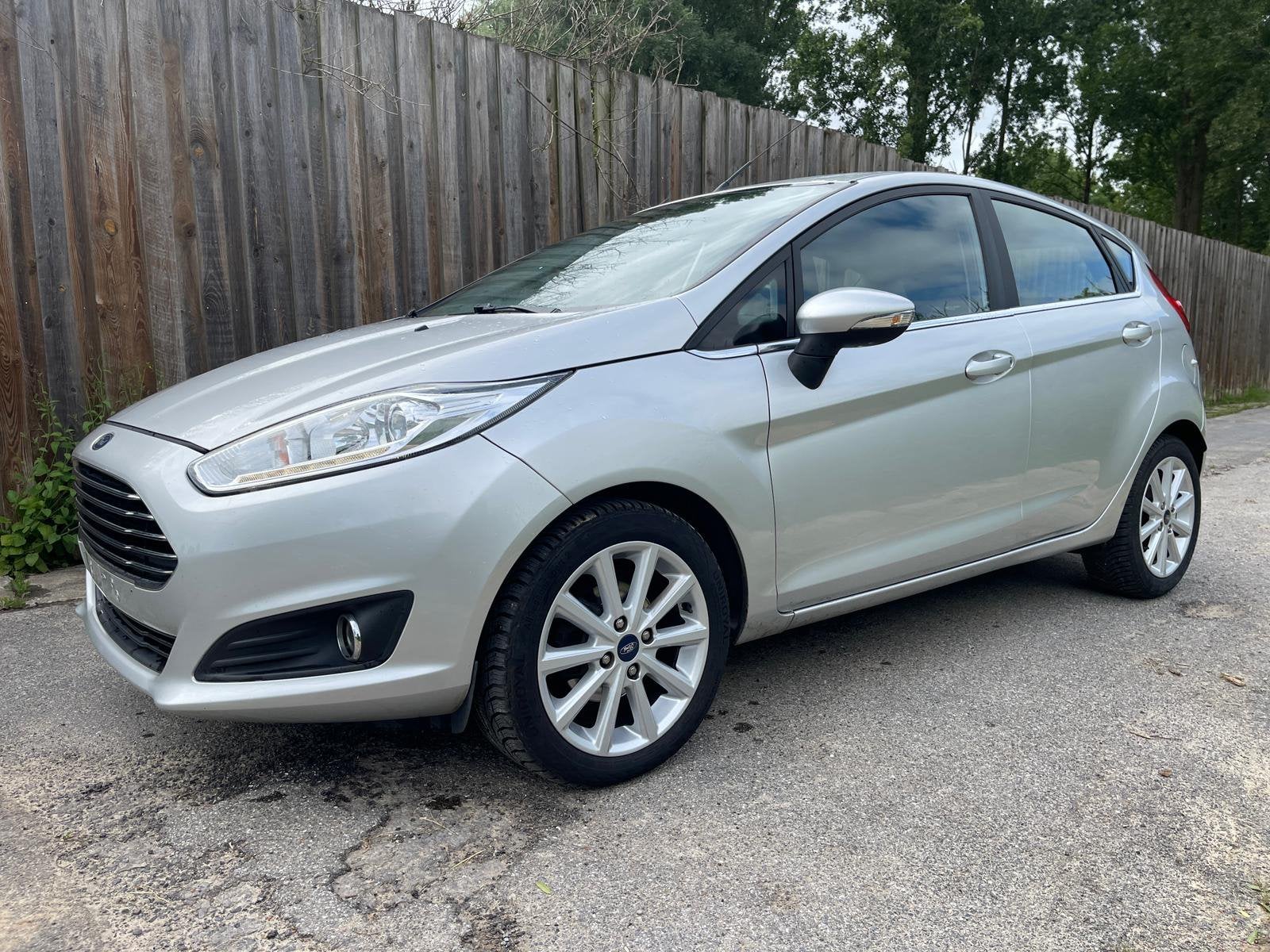 Ford fiesta boîte auto, Autos, Argent ou Gris, Achat, Euro 6, Noir