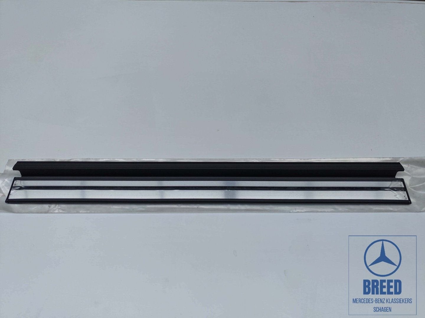NOS instaplijst voorzijde zwart voor Mercedes-Benz W124, Neuf, -, -, Enlèvement ou Envoi